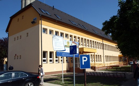 Dr.Kovács József adta át a Mezőkovácsházi Járóbeteg-ellátó Intézetben a nappali kórházat